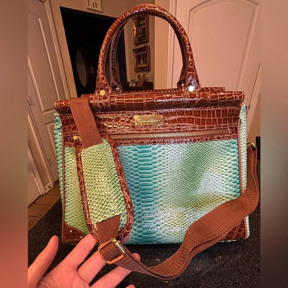 BeAuTiFuL Samantha Brown Large Travel Handbag! ❤️ - Picture 12 of 12